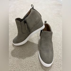 Women’s Susina Wedge Bootie Sneakers Size 8